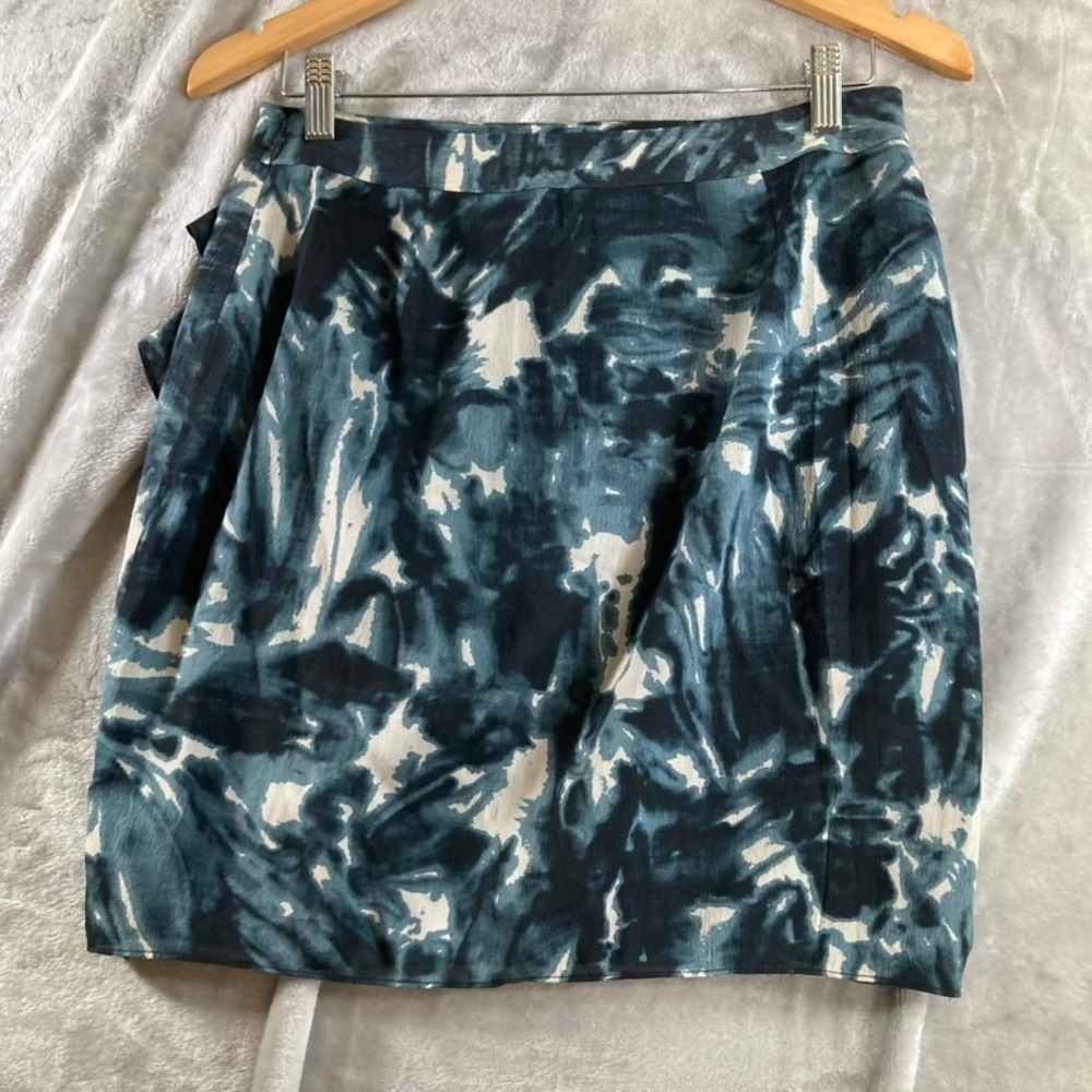 Ann Taylor Petite Women's 4P Blue Silk Ruffle Mini Skirt Tie Dye Watercolor - Picture 5 of 13